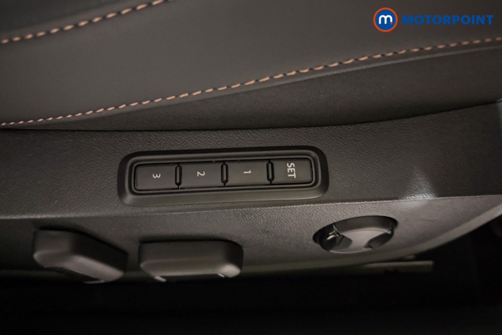 Cupra Formentor VZ1 Automatic Petrol Plug-In Hybrid SUV - Stock Number (1596757) - 7th supplementary image