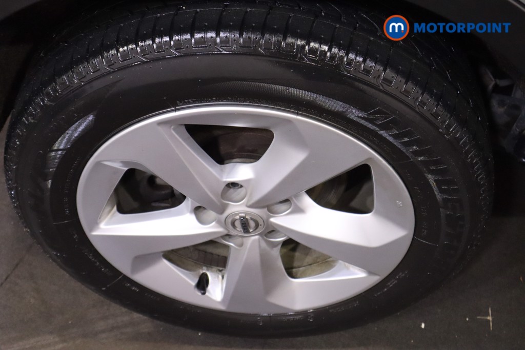 Nissan Qashqai Acenta Premium Manual Petrol SUV - Stock Number (1597874) - 12th supplementary image