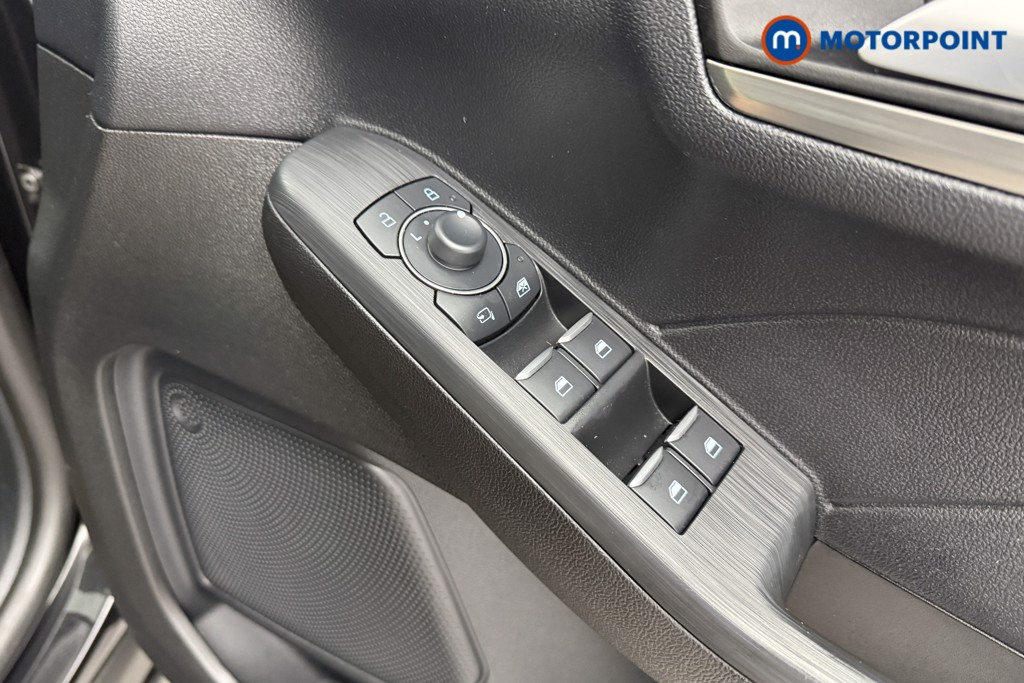 Ford Kuga Titanium Edition Manual Petrol SUV - Stock Number (1598290) - 18th supplementary image