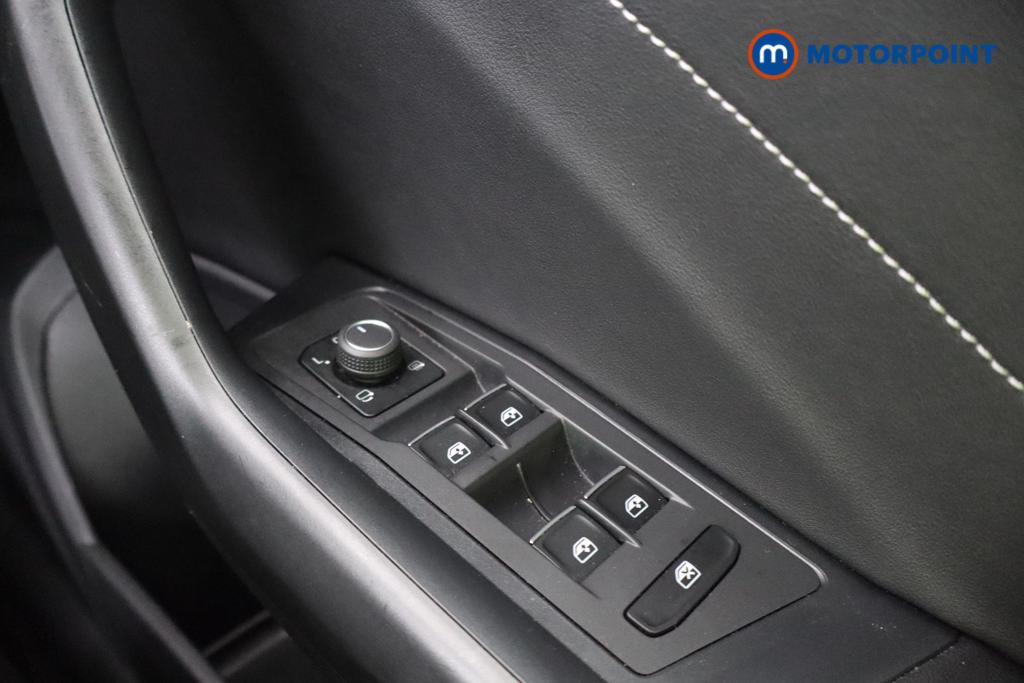 Volkswagen T-Roc R-Line Automatic Petrol SUV - Stock Number (1598450) - 13th supplementary image