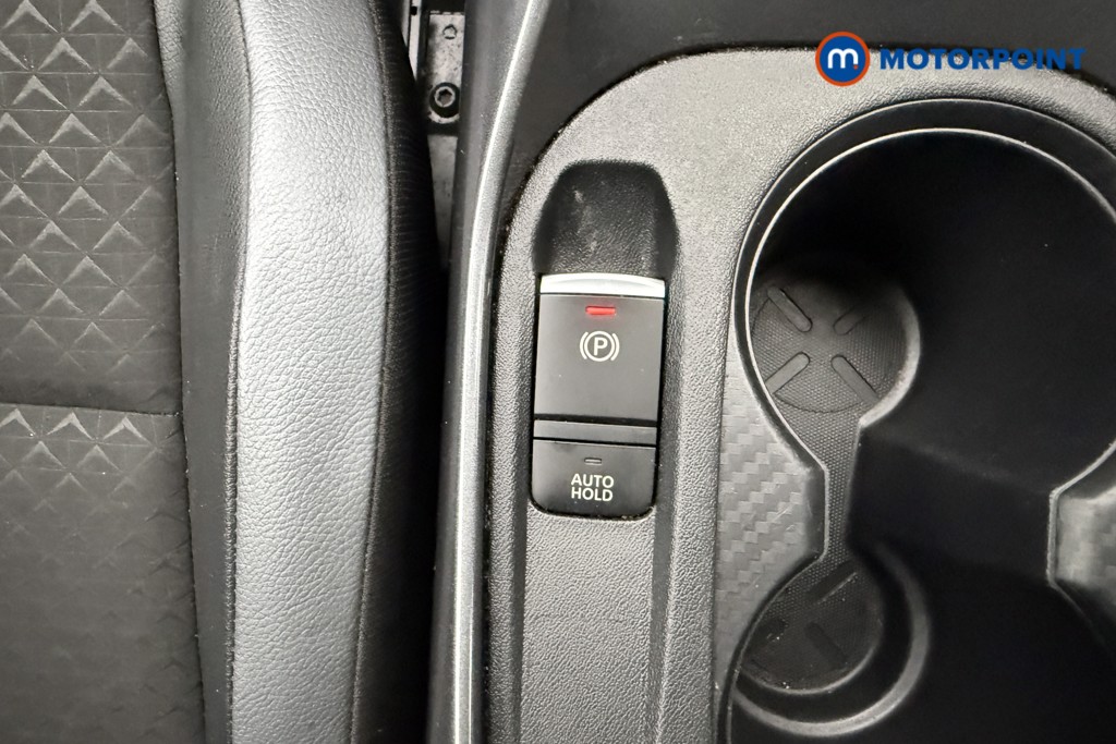 Nissan Juke N-Connecta Manual Petrol SUV - Stock Number (1598675) - 17th supplementary image
