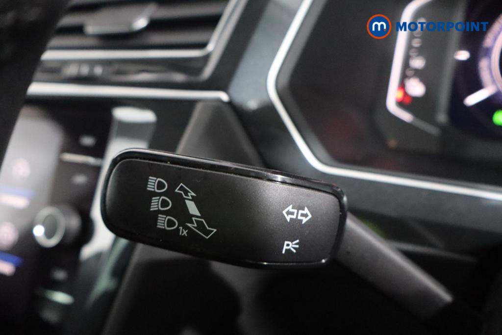 Volkswagen Tiguan Life Automatic Petrol Plug-In Hybrid SUV - Stock Number (1598936) - 8th supplementary image