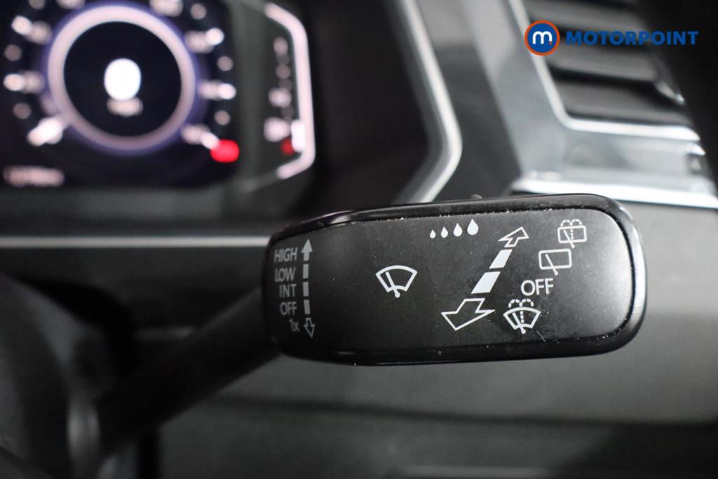 Volkswagen Tiguan Life Automatic Petrol Plug-In Hybrid SUV - Stock Number (1598936) - 9th supplementary image