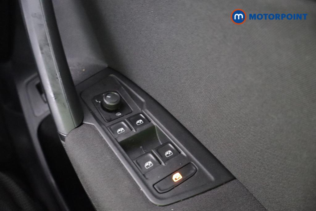 Volkswagen Tiguan Life Automatic Petrol Plug-In Hybrid SUV - Stock Number (1598936) - 11th supplementary image