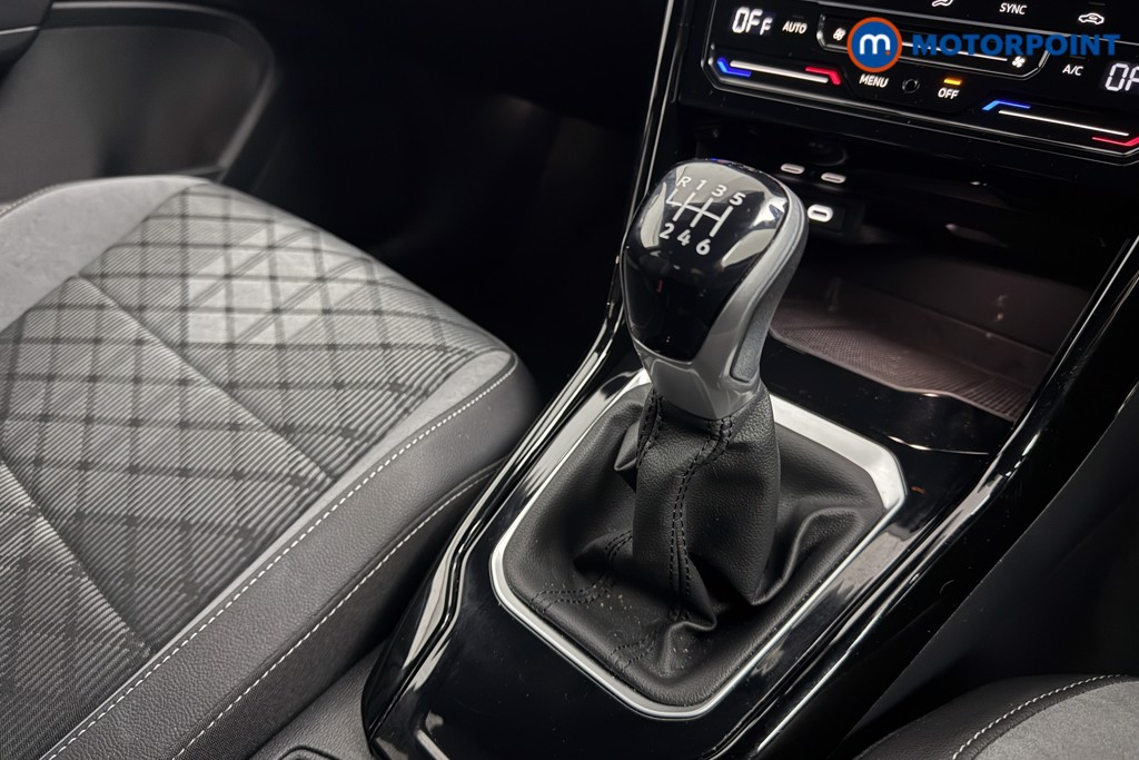 Volkswagen T-Roc R-Line Manual Petrol SUV - Stock Number (1599232) - 15th supplementary image