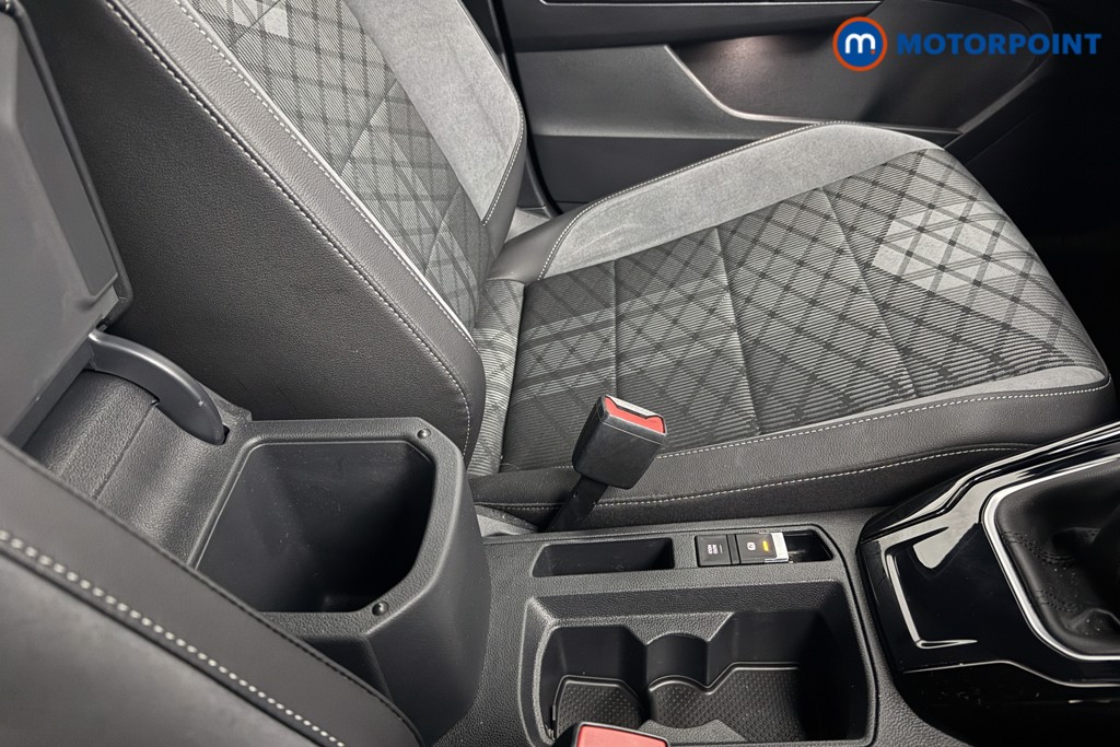 Volkswagen T-Roc R-Line Manual Petrol SUV - Stock Number (1599232) - 16th supplementary image