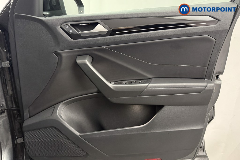 Volkswagen T-Roc R-Line Manual Petrol SUV - Stock Number (1599232) - 19th supplementary image