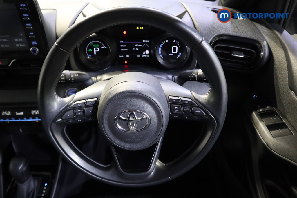 Toyota Yaris Dynamic Automatic Petrol-Electric Hybrid Hatchback - Stock Number (1599559) - 2nd supplementary image