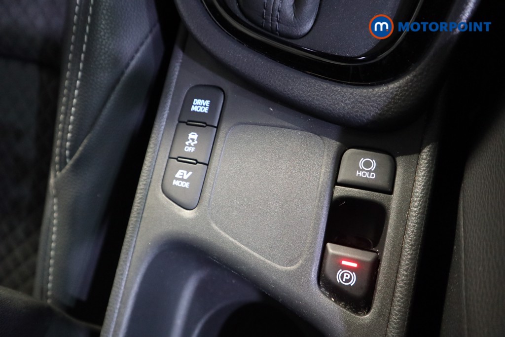 Toyota Yaris Dynamic Automatic Petrol-Electric Hybrid Hatchback - Stock Number (1599559) - 9th supplementary image