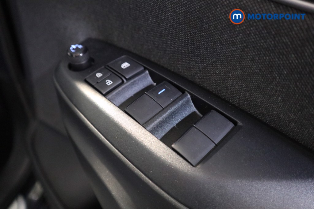 Toyota Yaris Dynamic Automatic Petrol-Electric Hybrid Hatchback - Stock Number (1599559) - 12th supplementary image