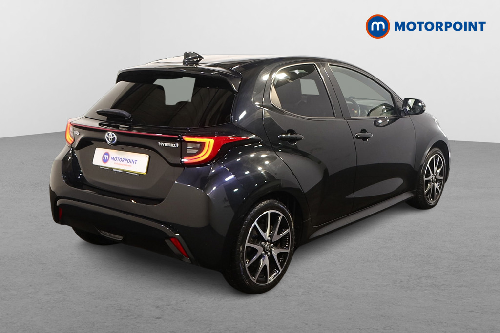 Toyota Yaris Dynamic Automatic Petrol-Electric Hybrid Hatchback - Stock Number (1599559) - Drivers side rear corner