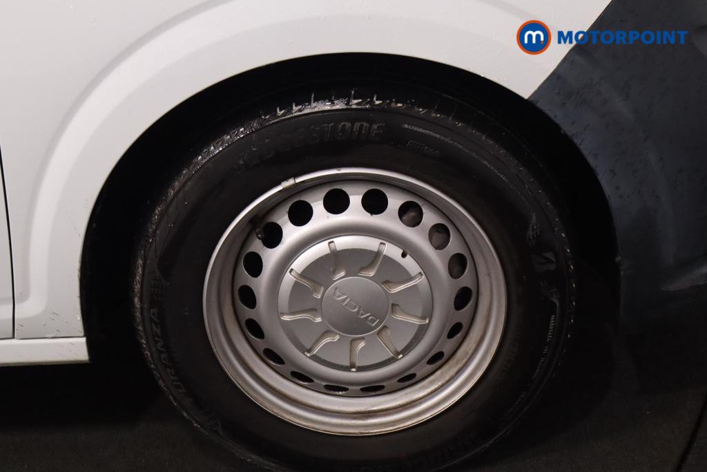 Dacia Sandero Access Manual Petrol Hatchback - Stock Number (1600409) - 16th supplementary image