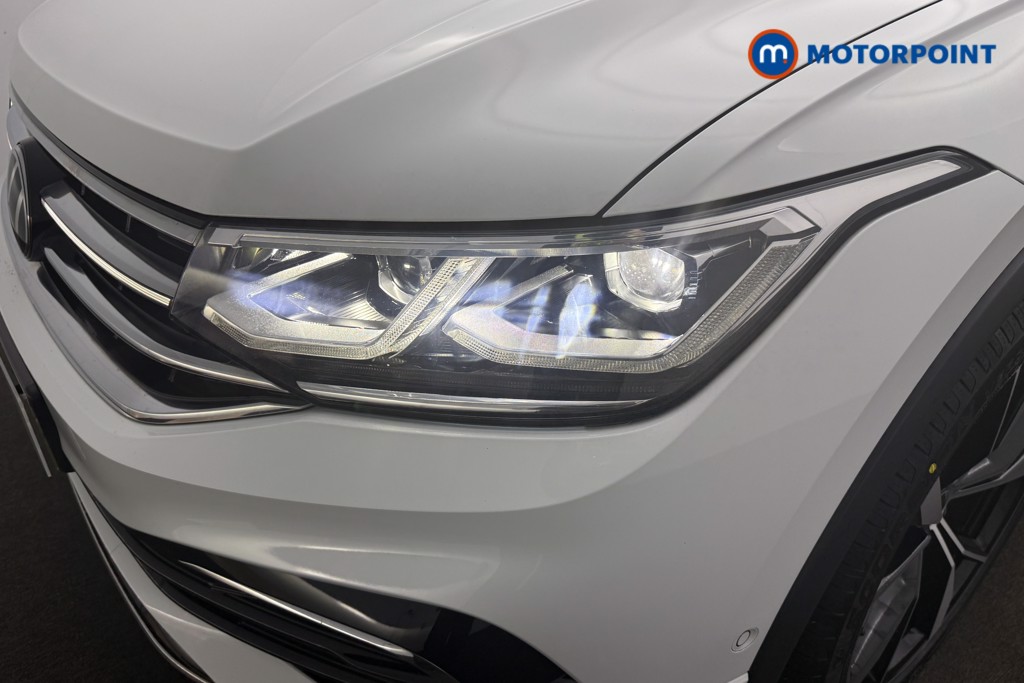 Volkswagen Tiguan Allspace R-Line Automatic Petrol SUV - Stock Number (1600678) - 23rd supplementary image