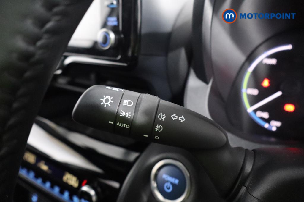 Toyota Yaris Cross Dynamic Automatic Petrol-Electric Hybrid Estate - Stock Number (1601158) - 8th supplementary image