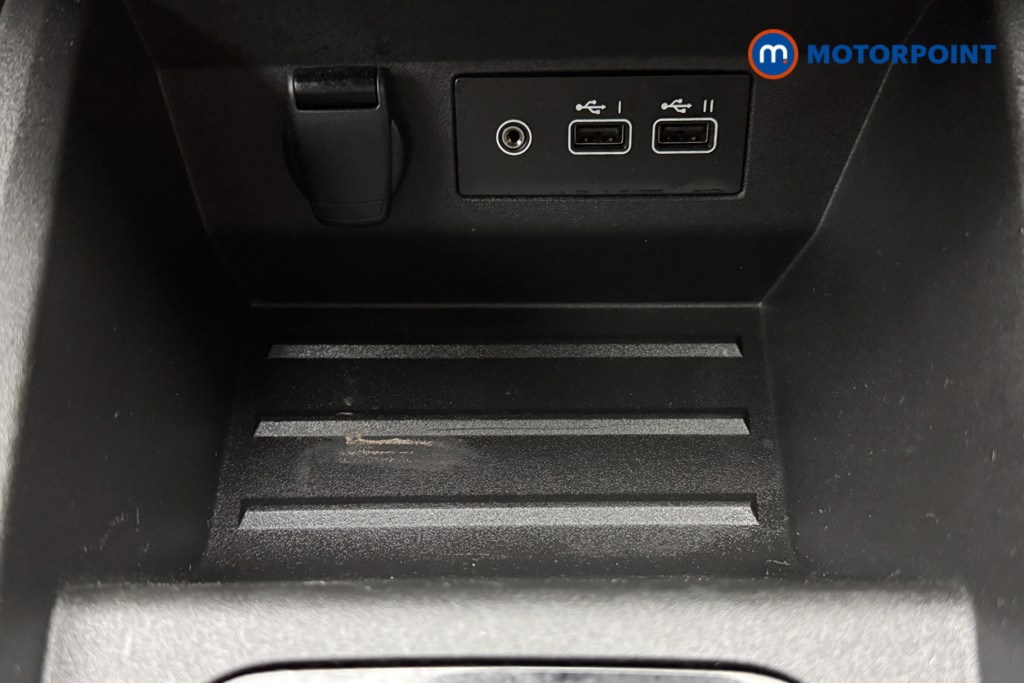 Renault Clio Evolution Manual Petrol Hatchback - Stock Number (1601233) - 14th supplementary image