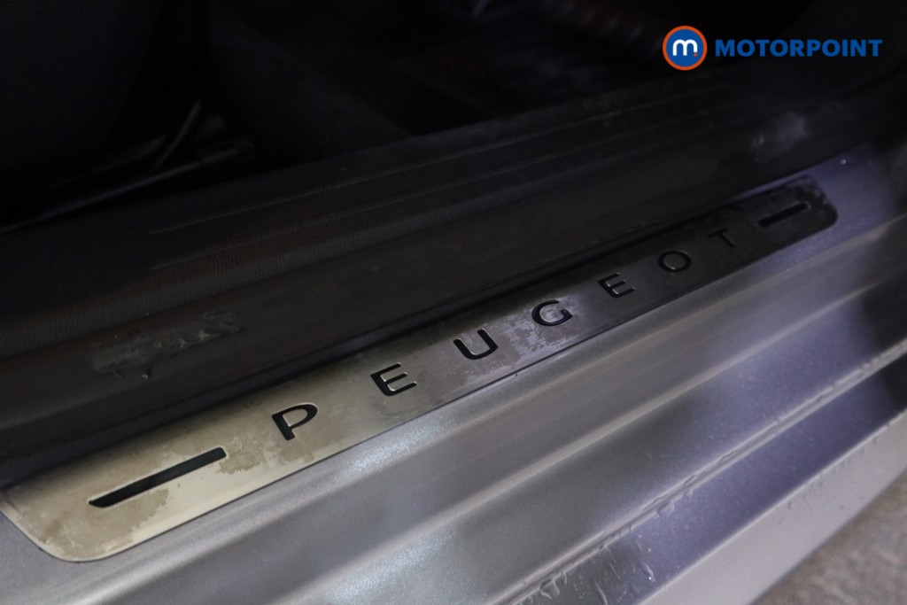 Peugeot 208 Allure Premium -Plus Automatic Electric Hatchback - Stock Number (1601410) - 13th supplementary image