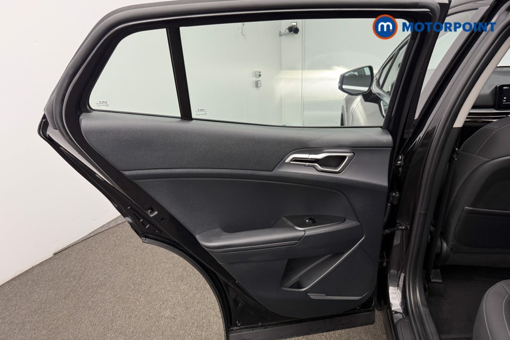 KIA Sportage Pure Automatic Petrol-Electric Hybrid SUV - Stock Number (1602040) - 9th supplementary image