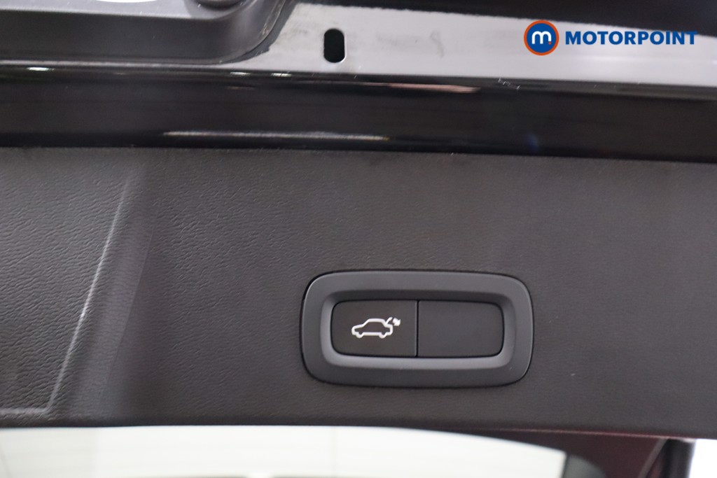 Volvo Xc40 R Design Automatic Petrol SUV - Stock Number (1602071) - 32nd supplementary image