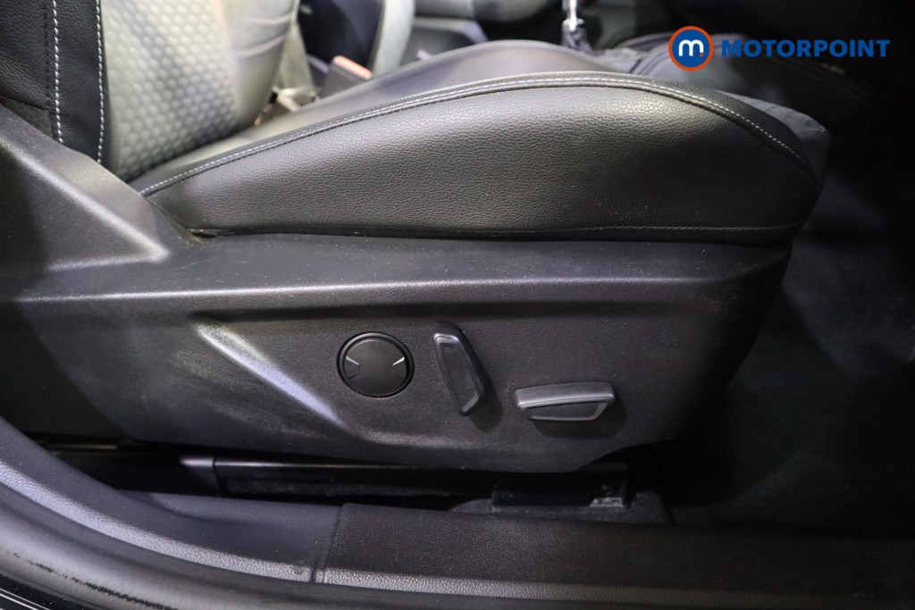 Ford Focus Titanium X Manual Diesel Hatchback - Stock Number (1602582) - 13th supplementary image