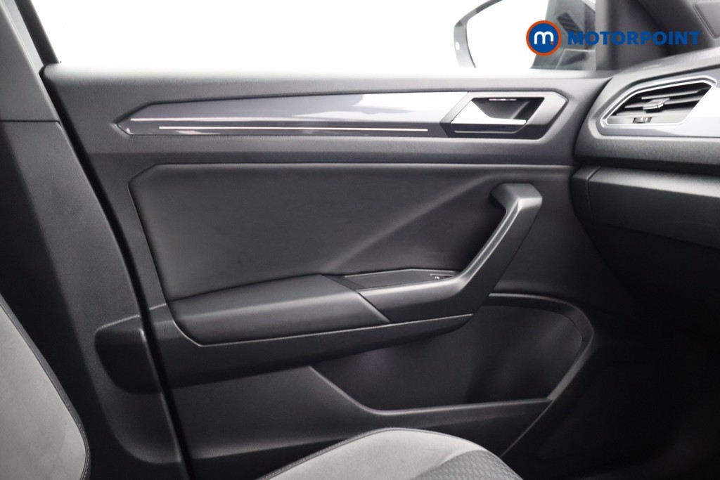 Volkswagen T-Roc R-Line Automatic Petrol SUV - Stock Number (1602591) - 16th supplementary image