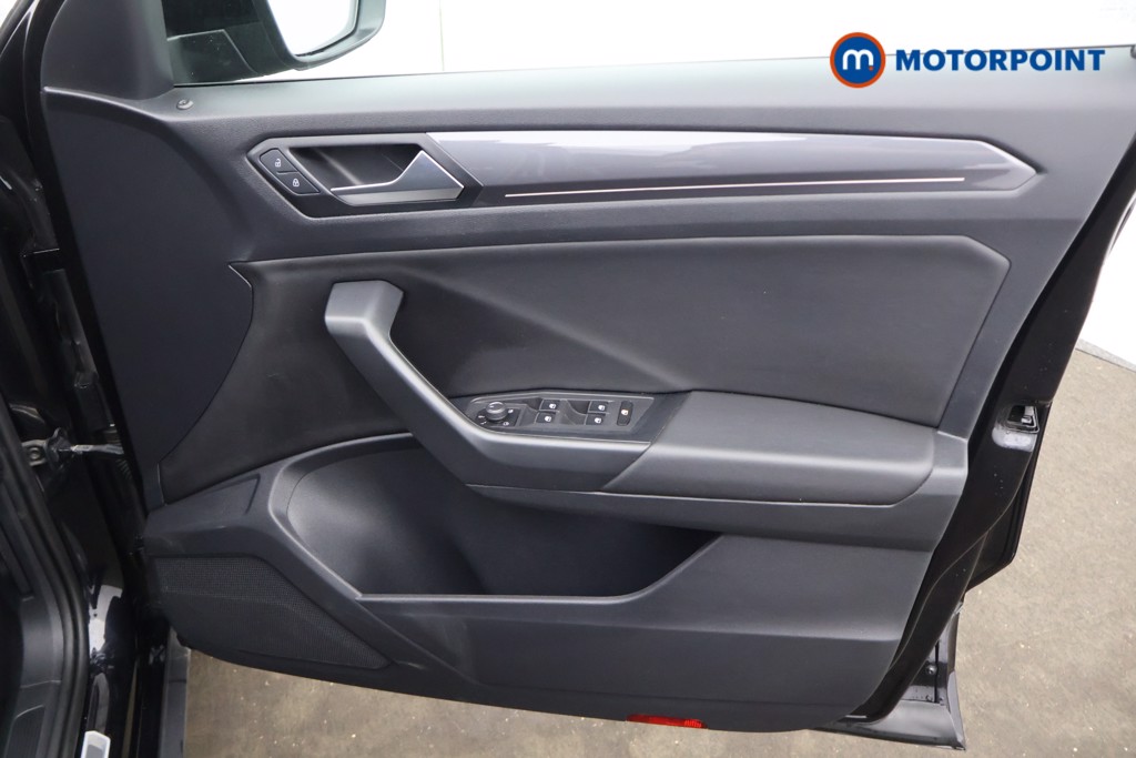 Volkswagen T-Roc R-Line Automatic Petrol SUV - Stock Number (1602591) - 17th supplementary image