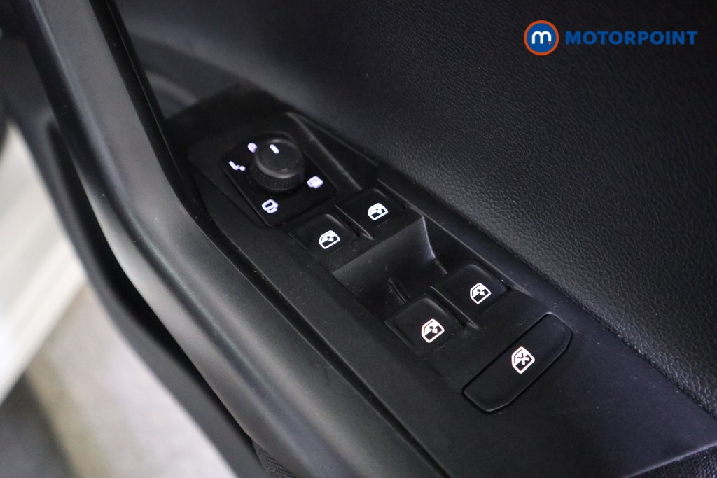 Volkswagen Polo Life Manual Petrol Hatchback - Stock Number (1602604) - 12th supplementary image