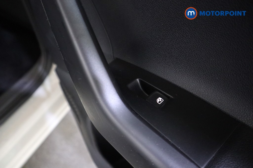 Volkswagen Polo Life Manual Petrol Hatchback - Stock Number (1602604) - 17th supplementary image