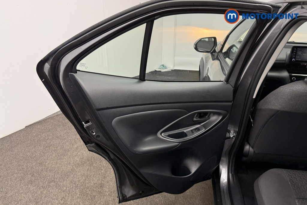 Toyota Yaris Cross Icon Automatic Petrol-Electric Hybrid Estate - Stock Number (1602828) - 6th supplementary image