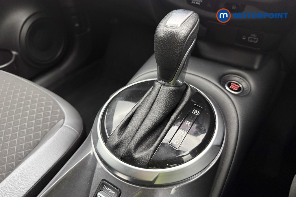 Nissan Juke N-Connecta Automatic Petrol SUV - Stock Number (1603006) - 15th supplementary image