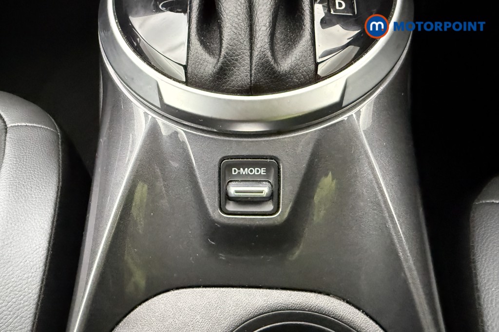 Nissan Juke N-Connecta Automatic Petrol SUV - Stock Number (1603006) - 16th supplementary image