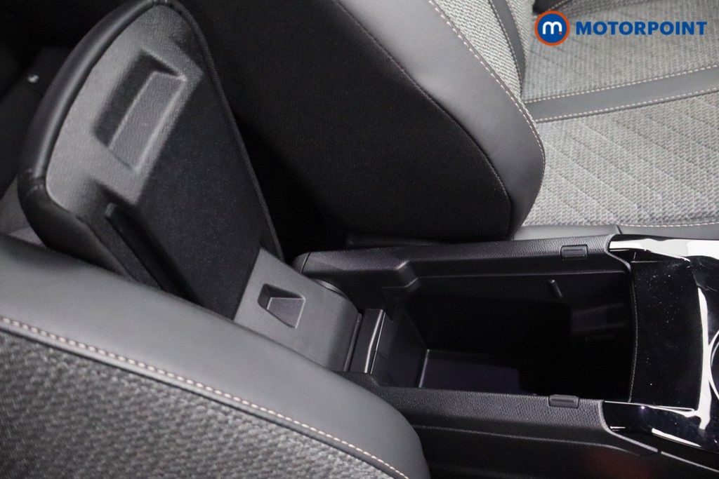 Peugeot 2008 Allure Manual Petrol SUV - Stock Number (1603043) - 13th supplementary image