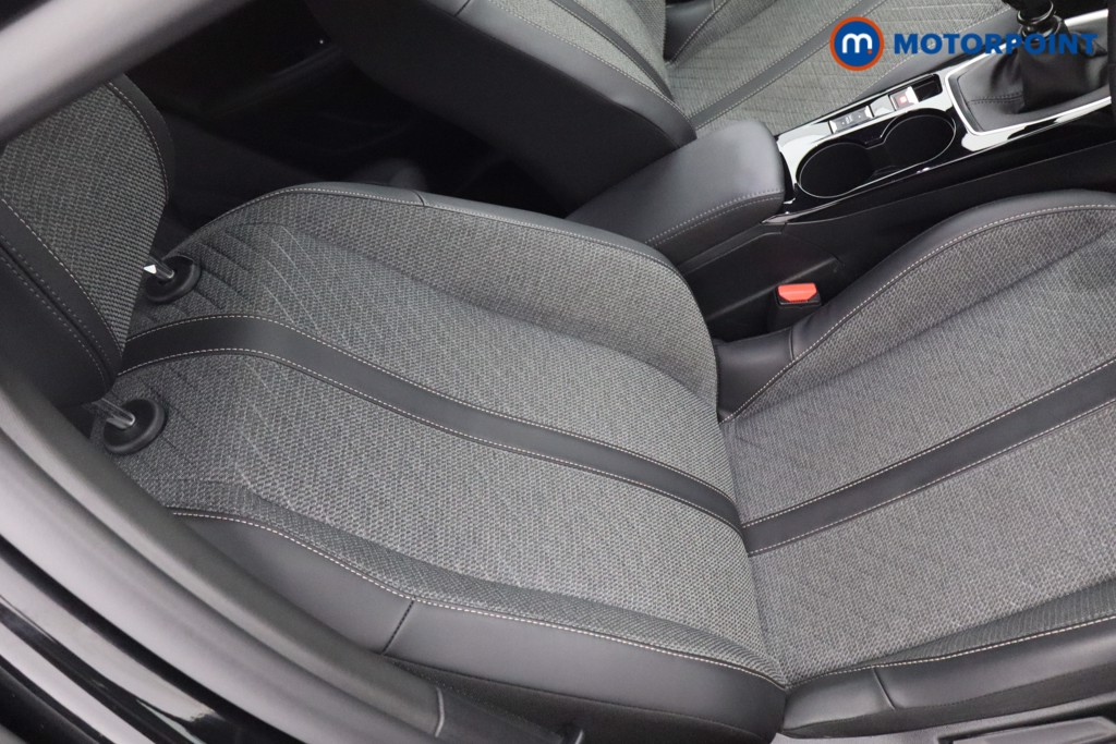 Peugeot 2008 Allure Manual Petrol SUV - Stock Number (1603043) - 16th supplementary image