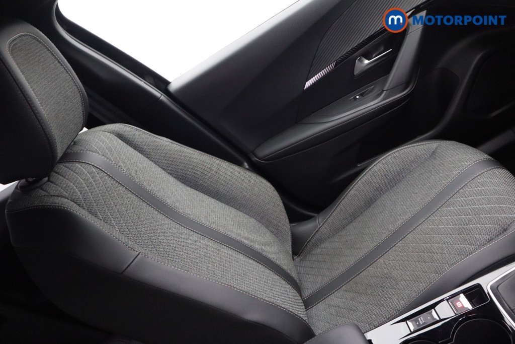 Peugeot 2008 Allure Manual Petrol SUV - Stock Number (1603043) - 17th supplementary image