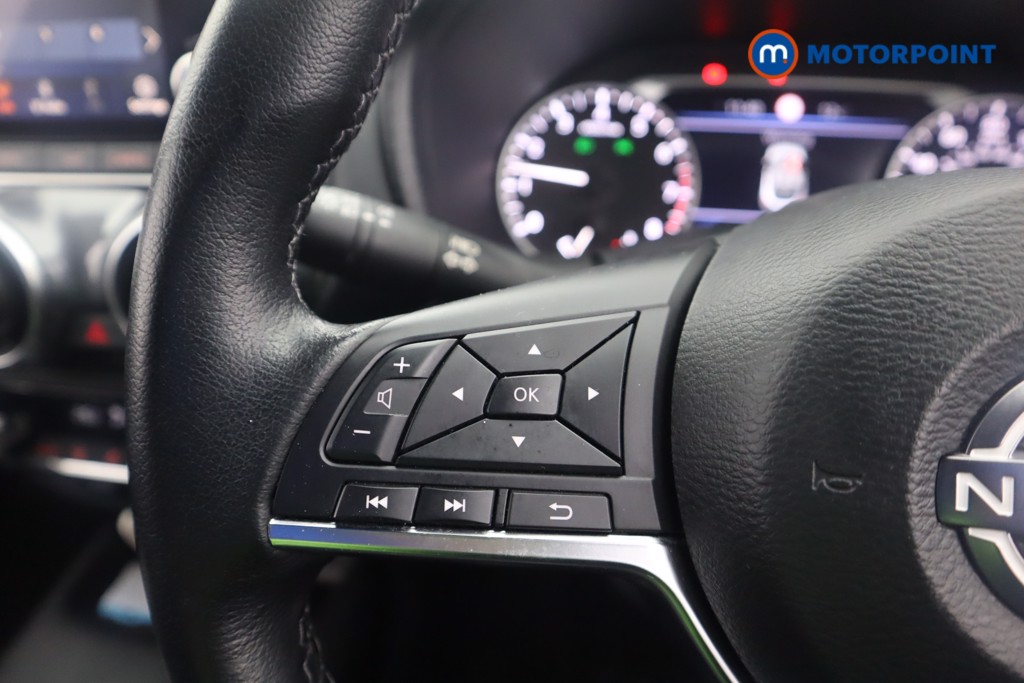 Nissan Juke N-Connecta Manual Petrol SUV - Stock Number (1603200) - 4th supplementary image