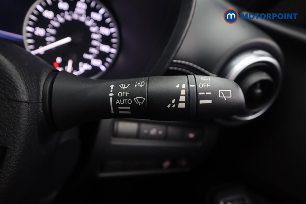 Nissan Juke N-Connecta Manual Petrol SUV - Stock Number (1603200) - 7th supplementary image