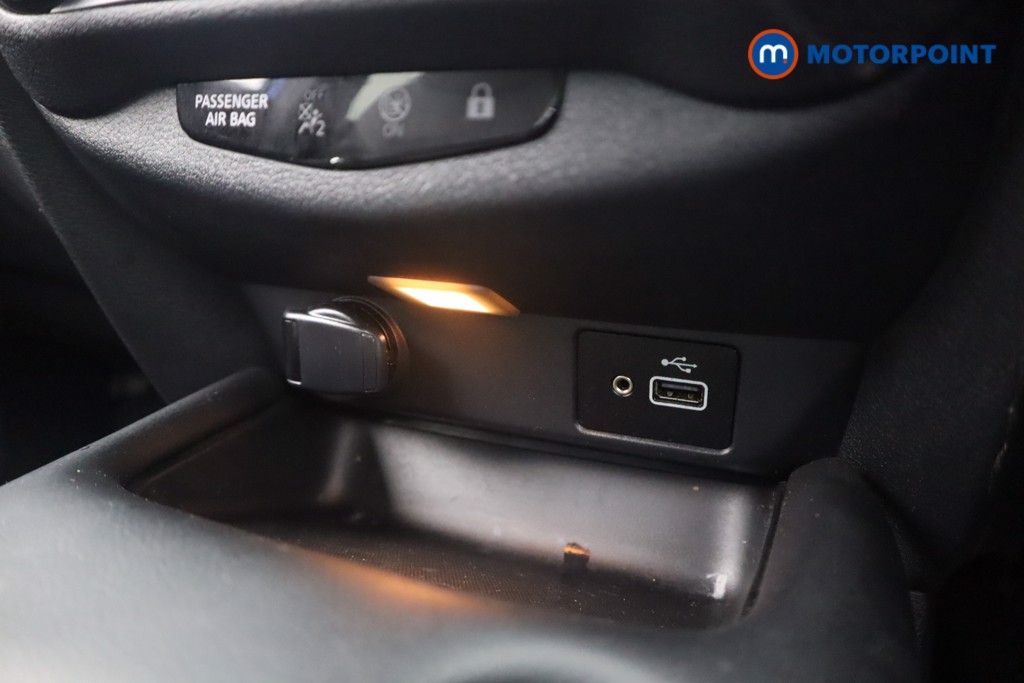 Nissan Juke N-Connecta Manual Petrol SUV - Stock Number (1603200) - 13th supplementary image