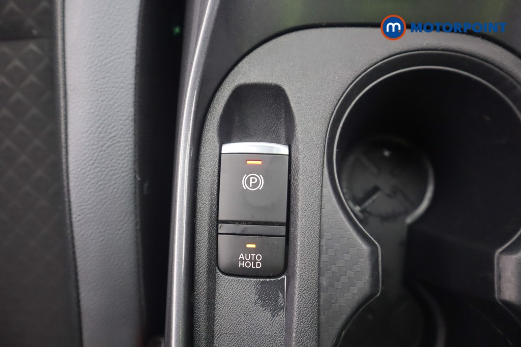 Nissan Juke N-Connecta Manual Petrol SUV - Stock Number (1603200) - 17th supplementary image