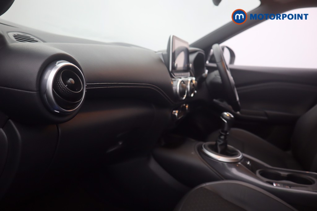 Nissan Juke N-Connecta Manual Petrol SUV - Stock Number (1603200) - 35th supplementary image