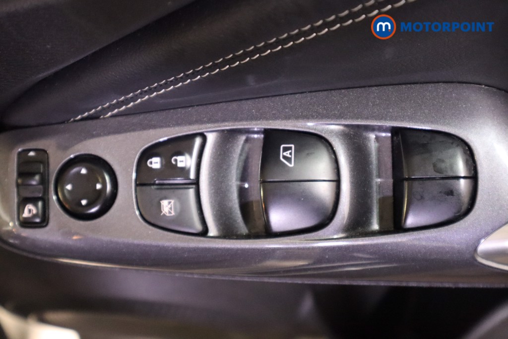 Nissan Juke N-Connecta Automatic Petrol SUV - Stock Number (1603234) - 15th supplementary image