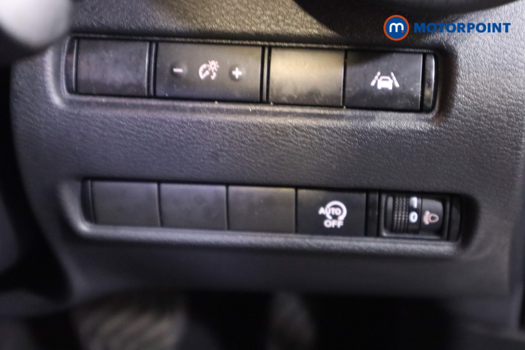 Nissan Juke N-Connecta Automatic Petrol SUV - Stock Number (1603234) - 16th supplementary image