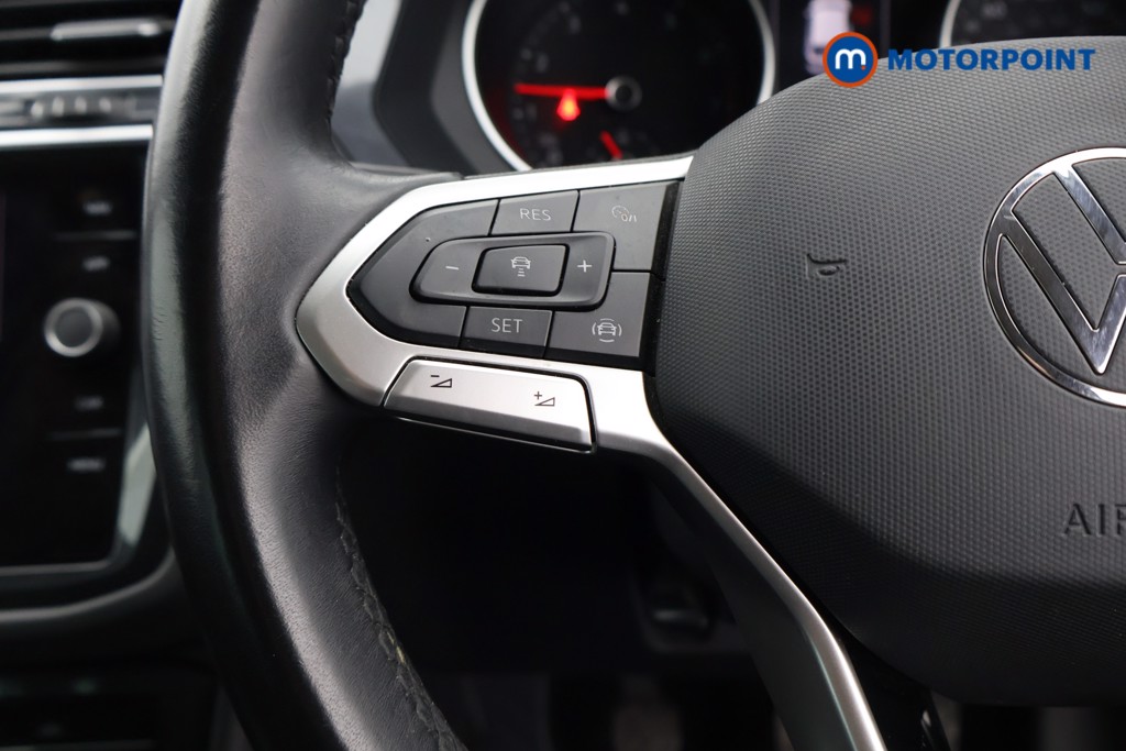 Volkswagen Tiguan Life Manual Petrol SUV - Stock Number (1577802) - 2nd supplementary image