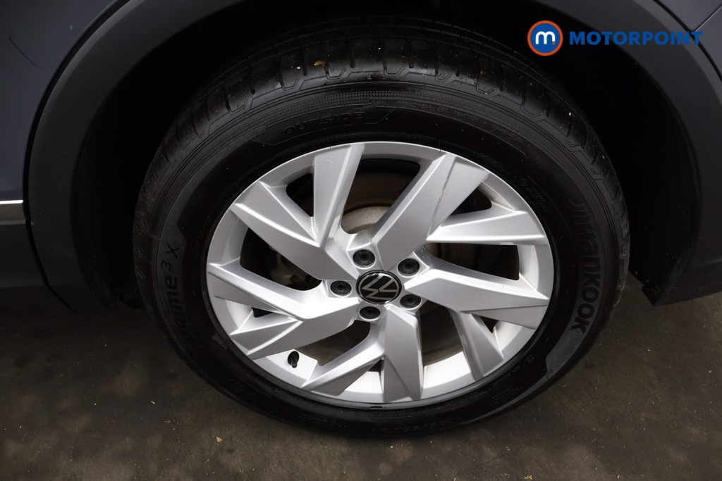 Volkswagen Tiguan Life Manual Petrol SUV - Stock Number (1577802) - 21st supplementary image