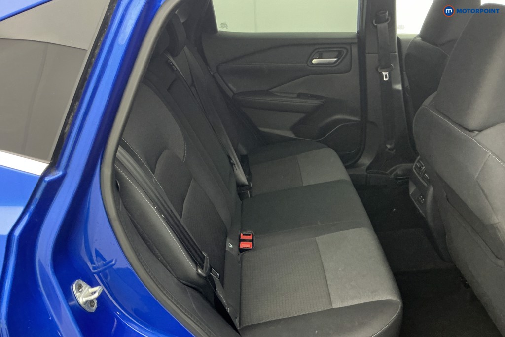 Nissan Qashqai N-Connecta Manual Petrol SUV - Stock Number (1588171) - 5th supplementary image