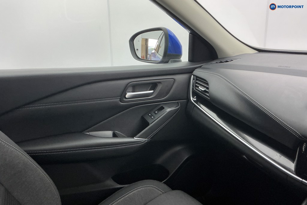 Nissan Qashqai N-Connecta Manual Petrol SUV - Stock Number (1588171) - 20th supplementary image
