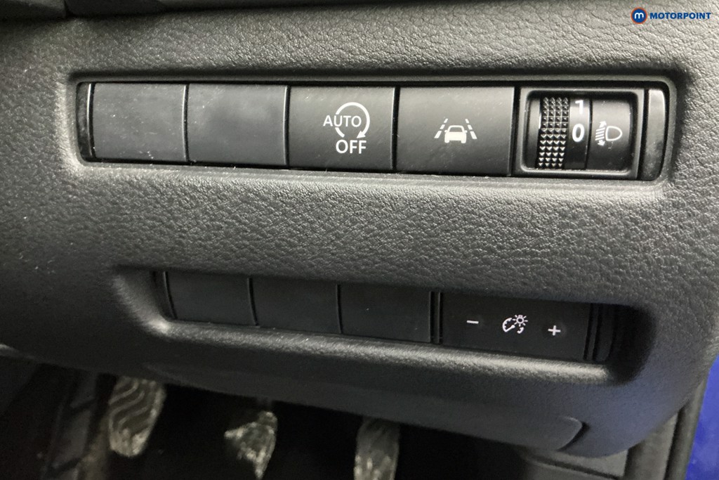 Nissan Qashqai N-Connecta Manual Petrol SUV - Stock Number (1588171) - 23rd supplementary image