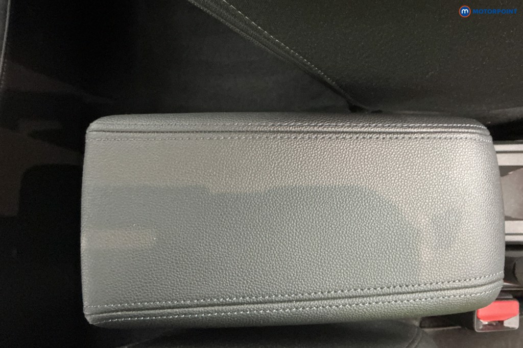 Renault Clio Iconic Edition Manual Petrol Hatchback - Stock Number (1590636) - 14th supplementary image