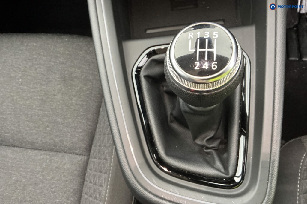 Renault Clio Iconic Edition Manual Petrol Hatchback - Stock Number (1590636) - 17th supplementary image