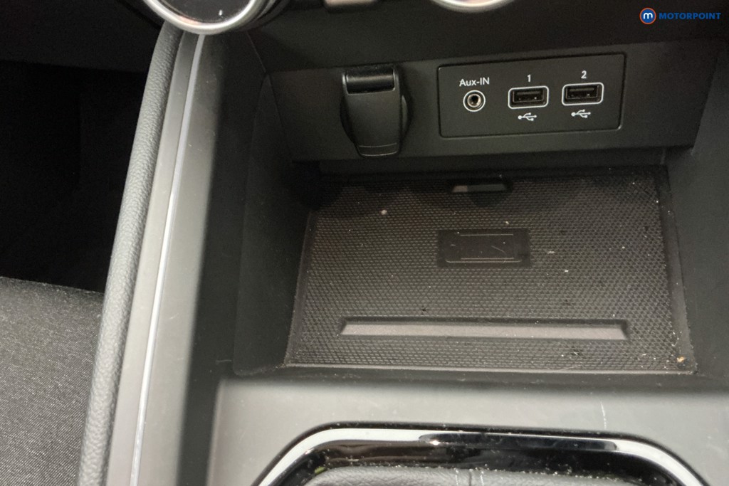 Renault Clio Iconic Edition Manual Petrol Hatchback - Stock Number (1590636) - 18th supplementary image