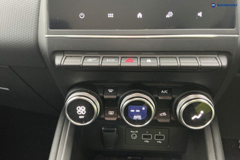 Renault Clio Iconic Edition Manual Petrol Hatchback - Stock Number (1590636) - 19th supplementary image