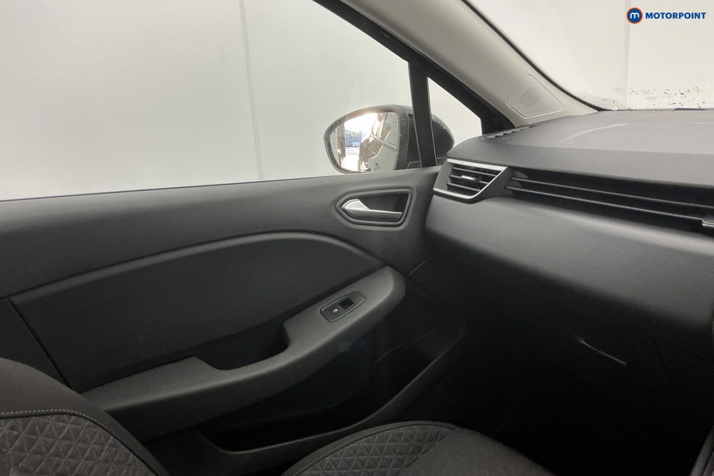 Renault Clio Iconic Edition Manual Petrol Hatchback - Stock Number (1590636) - 20th supplementary image